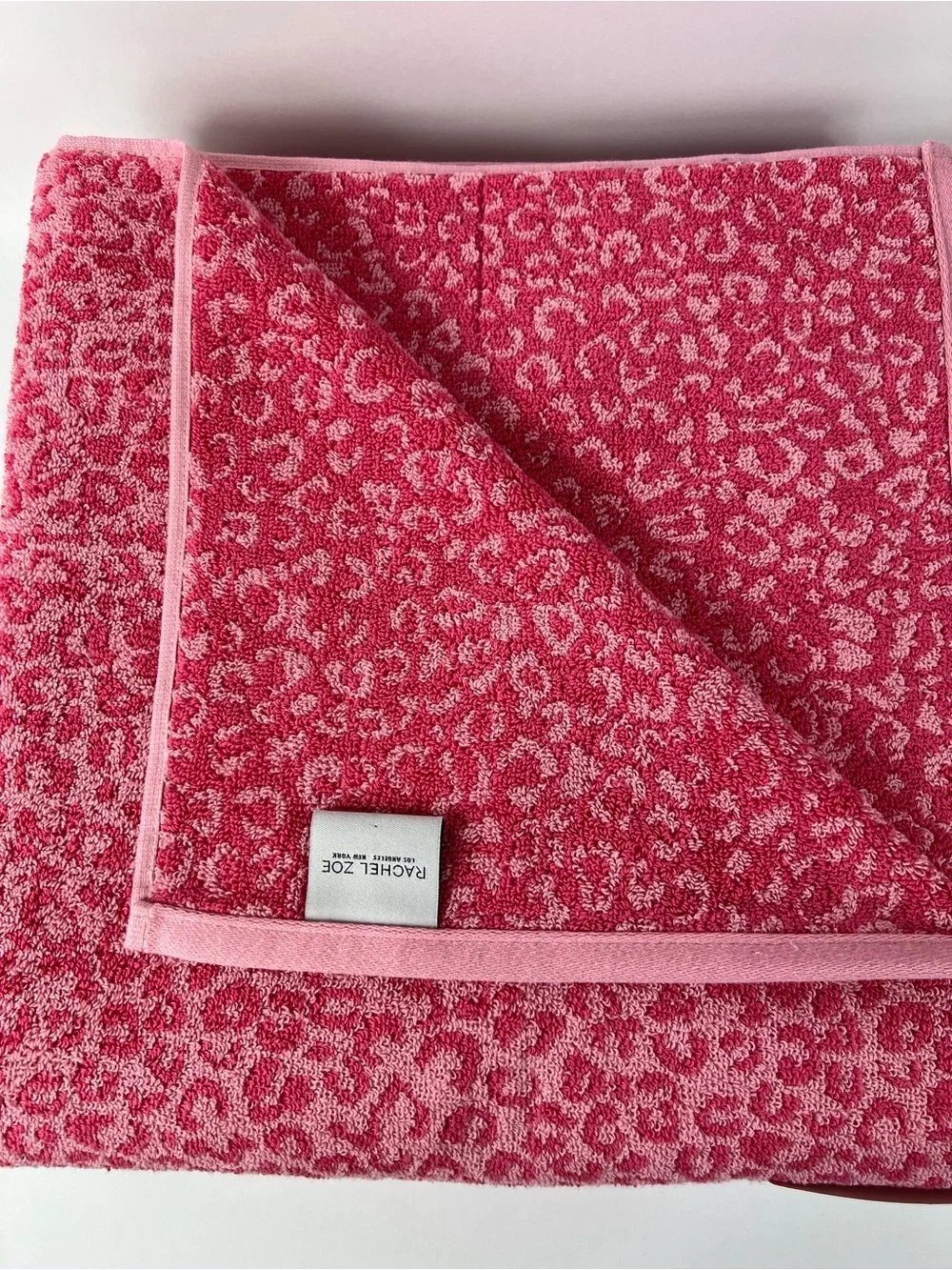 Rachel Zoe Bath Towel Set Pink Leopard Animal Print Soft 100% Cotton 2 Pc NEW